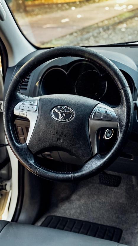 TOYOTA Hilux Caminhonete 2.7 16V 4P SRV FLEX CABINE DUPLA AUTOMTICO, Foto 7