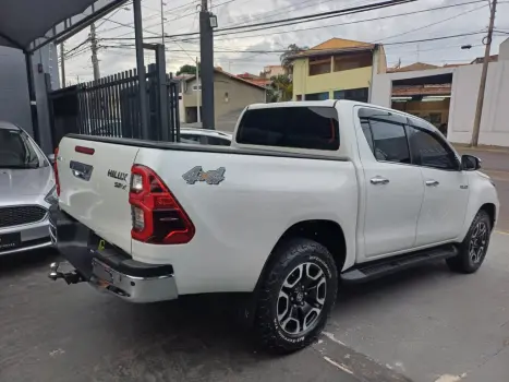 TOYOTA Hilux Caminhonete 2.8 16V SRX 4X4 TURBO DIESEL CABINE DUPLA AUTOMTICO, Foto 3