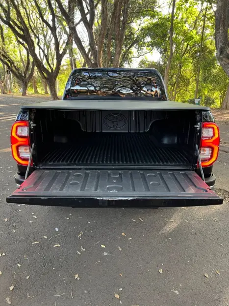 TOYOTA Hilux Caminhonete 2.8 16V SRX 4X4 TURBO DIESEL CABINE DUPLA AUTOMTICO, Foto 10
