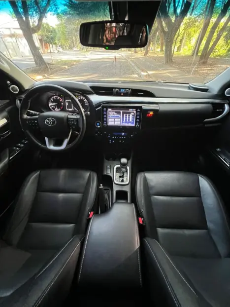 TOYOTA Hilux Caminhonete 2.8 16V SRX 4X4 TURBO DIESEL CABINE DUPLA AUTOMTICO, Foto 16