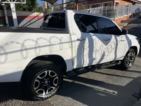 TOYOTA Hilux Caminhonete 2.8 16V SRV 4X4 DIESEL CABINE DUPLA AUTOMTICO, Foto 2