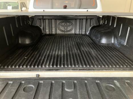 TOYOTA Hilux Caminhonete 2.8 16V SRV 4X4 DIESEL CABINE DUPLA AUTOMTICO, Foto 14