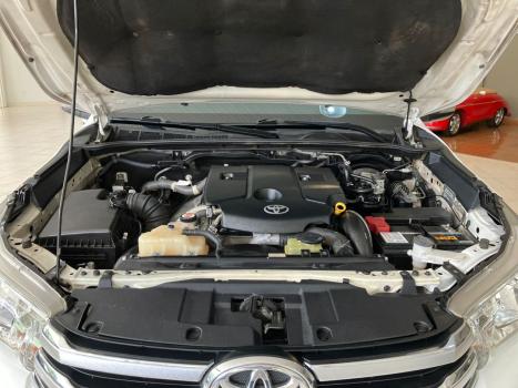 TOYOTA Hilux Caminhonete 2.8 16V SRV 4X4 DIESEL CABINE DUPLA AUTOMTICO, Foto 16