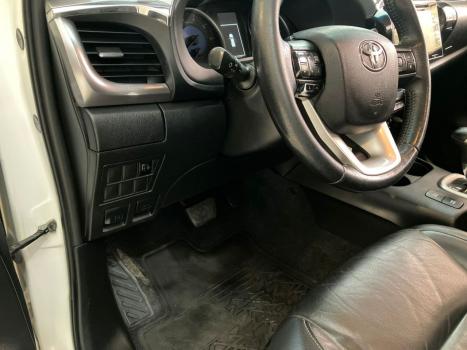 TOYOTA Hilux Caminhonete 2.8 16V SRV 4X4 DIESEL CABINE DUPLA AUTOMTICO, Foto 20