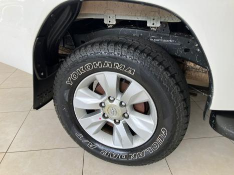 TOYOTA Hilux Caminhonete 2.8 16V SRV 4X4 DIESEL CABINE DUPLA AUTOMTICO, Foto 27