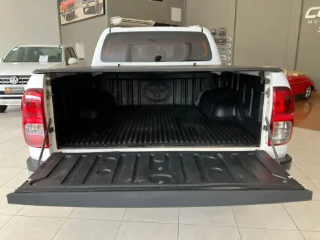 TOYOTA Hilux Caminhonete 2.8 16V SRV 4X4 DIESEL CABINE DUPLA AUTOMTICO, Foto 34