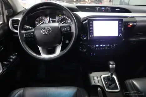 TOYOTA Hilux Caminhonete 2.8 16V SRV 4X4 DIESEL CABINE DUPLA AUTOMÁTICO, Foto 5 TOYOTA Hilux Caminhonete 2.8 16V SRV 4X4 DIESEL CABINE DUPLA AUTOMÁTICO, Foto 5