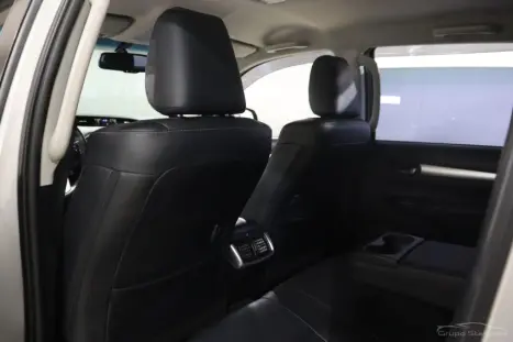 TOYOTA Hilux Caminhonete 2.8 16V SRV 4X4 DIESEL CABINE DUPLA AUTOMÁTICO, Foto 9 TOYOTA Hilux Caminhonete 2.8 16V SRV 4X4 DIESEL CABINE DUPLA AUTOMÁTICO, Foto 9