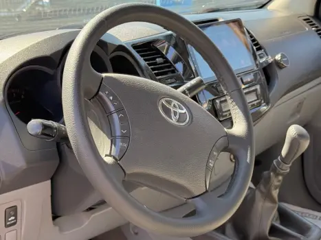 TOYOTA Hilux Caminhonete 3.0 4P 4X4 SRV TURBO DIESEL CABINE DUPLA, Foto 9