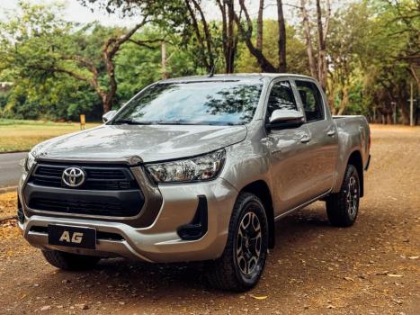 TOYOTA Hilux Caminhonete 2.8 4P 4X4 DIESEL CABINE DUPLA, Foto 2