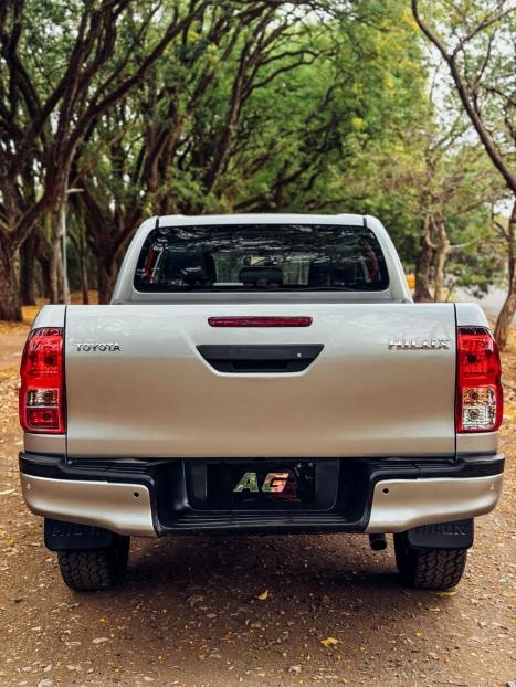 TOYOTA Hilux Caminhonete 2.8 4P 4X4 DIESEL CABINE DUPLA, Foto 4