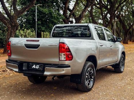 TOYOTA Hilux Caminhonete 2.8 4P 4X4 DIESEL CABINE DUPLA, Foto 7