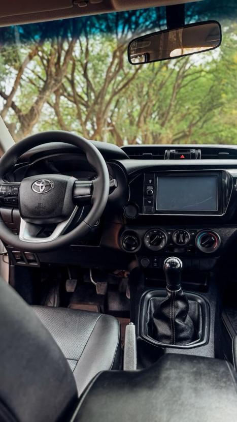 TOYOTA Hilux Caminhonete 2.8 4P 4X4 DIESEL CABINE DUPLA, Foto 9