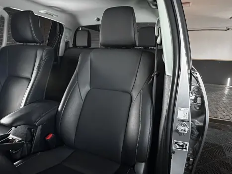 TOYOTA Hilux Caminhonete 2.8 16V SRX 4X4 DIESEL CABINE DUPLA AUTOMÁTICO, Foto 8 TOYOTA Hilux Caminhonete 2.8 16V SRX 4X4 DIESEL CABINE DUPLA AUTOMÁTICO, Foto 8