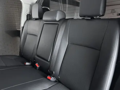 TOYOTA Hilux Caminhonete 2.8 16V SRX 4X4 DIESEL CABINE DUPLA AUTOMÁTICO, Foto 12 TOYOTA Hilux Caminhonete 2.8 16V SRX 4X4 DIESEL CABINE DUPLA AUTOMÁTICO, Foto 12