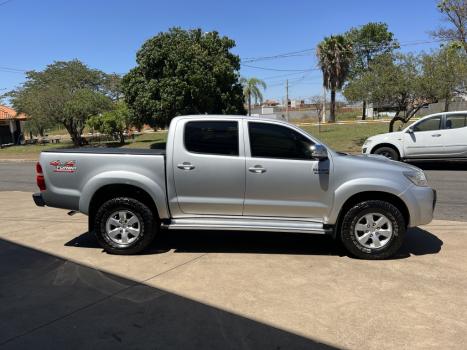 TOYOTA Hilux Caminhonete 3.0 4P 4X4 SRV TURBO DIESEL CABINE DUPLA AUTOMÁTICO, Foto 7 TOYOTA Hilux Caminhonete 3.0 4P 4X4 SRV TURBO DIESEL CABINE DUPLA AUTOMÁTICO, Foto 7