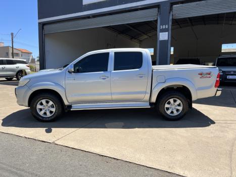 TOYOTA Hilux Caminhonete 3.0 4P 4X4 SRV TURBO DIESEL CABINE DUPLA AUTOMÁTICO, Foto 8 TOYOTA Hilux Caminhonete 3.0 4P 4X4 SRV TURBO DIESEL CABINE DUPLA AUTOMÁTICO, Foto 8