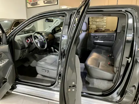 TOYOTA Hilux Caminhonete 2.7 16V 4P SRV FLEX 4X4  CABINE DUPLA AUTOMÁTICO, Foto 11 TOYOTA Hilux Caminhonete 2.7 16V 4P SRV FLEX 4X4  CABINE DUPLA AUTOMÁTICO, Foto 11