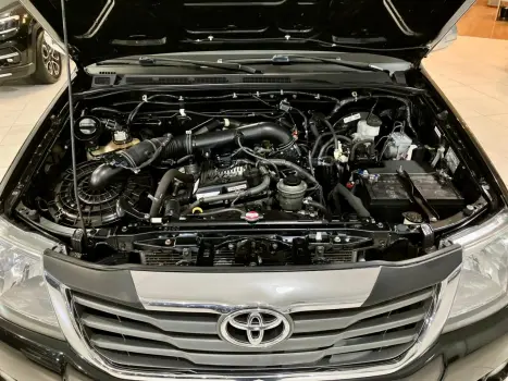 TOYOTA Hilux Caminhonete 2.7 16V 4P SRV FLEX 4X4  CABINE DUPLA AUTOMÁTICO, Foto 18 TOYOTA Hilux Caminhonete 2.7 16V 4P SRV FLEX 4X4  CABINE DUPLA AUTOMÁTICO, Foto 18