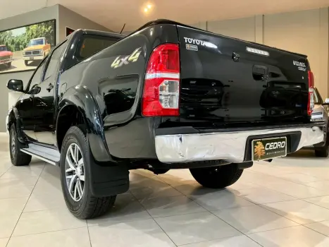 TOYOTA Hilux Caminhonete 2.7 16V 4P SRV FLEX 4X4  CABINE DUPLA AUTOMÁTICO, Foto 26 TOYOTA Hilux Caminhonete 2.7 16V 4P SRV FLEX 4X4  CABINE DUPLA AUTOMÁTICO, Foto 26