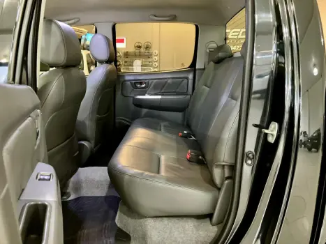 TOYOTA Hilux Caminhonete 2.7 16V 4P SRV FLEX 4X4  CABINE DUPLA AUTOMÁTICO, Foto 30 TOYOTA Hilux Caminhonete 2.7 16V 4P SRV FLEX 4X4  CABINE DUPLA AUTOMÁTICO, Foto 30