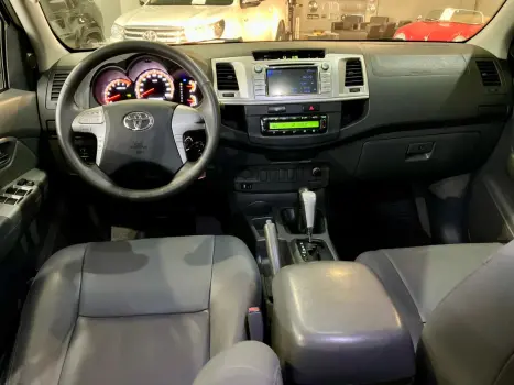 TOYOTA Hilux Caminhonete 2.7 16V 4P SRV FLEX 4X4  CABINE DUPLA AUTOMÁTICO, Foto 31 TOYOTA Hilux Caminhonete 2.7 16V 4P SRV FLEX 4X4  CABINE DUPLA AUTOMÁTICO, Foto 31