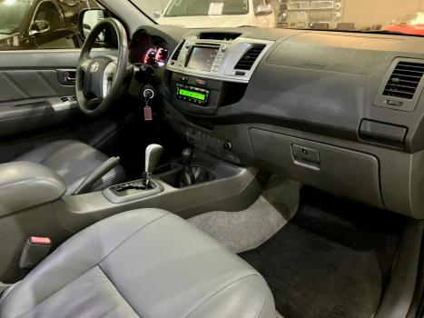 TOYOTA Hilux Caminhonete 2.7 16V 4P SRV FLEX 4X4  CABINE DUPLA AUTOMÁTICO, Foto 33 TOYOTA Hilux Caminhonete 2.7 16V 4P SRV FLEX 4X4  CABINE DUPLA AUTOMÁTICO, Foto 33