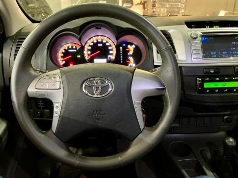 TOYOTA Hilux Caminhonete 2.7 16V 4P SRV FLEX 4X4  CABINE DUPLA AUTOMÁTICO, Foto 34 TOYOTA Hilux Caminhonete 2.7 16V 4P SRV FLEX 4X4  CABINE DUPLA AUTOMÁTICO, Foto 34