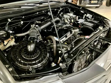 TOYOTA Hilux Caminhonete 2.7 16V 4P SRV FLEX 4X4  CABINE DUPLA AUTOMÁTICO, Foto 39 TOYOTA Hilux Caminhonete 2.7 16V 4P SRV FLEX 4X4  CABINE DUPLA AUTOMÁTICO, Foto 39