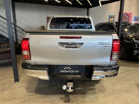 TOYOTA Hilux Caminhonete 2.8 16V SRX 50 ANOS 4X4 TURBO DIESEL CABINE DUPLA AUTOMTICO, Foto 3