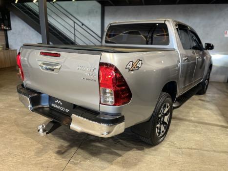 TOYOTA Hilux Caminhonete 2.8 16V SRX 50 ANOS 4X4 TURBO DIESEL CABINE DUPLA AUTOMTICO, Foto 4