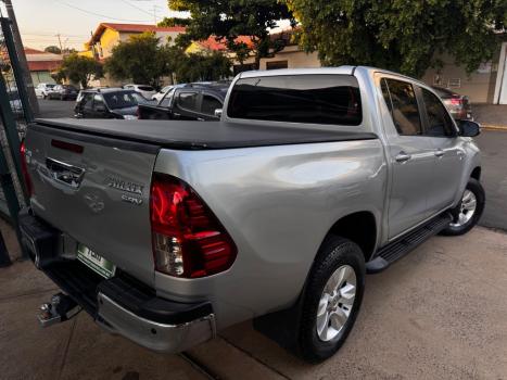 TOYOTA Hilux Caminhonete 2.7 16V 4P SRV FLEX CABINE DUPLA AUTOMTICO, Foto 4