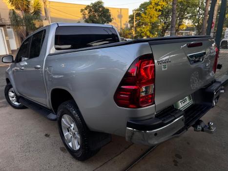 TOYOTA Hilux Caminhonete 2.7 16V 4P SRV FLEX CABINE DUPLA AUTOMTICO, Foto 6