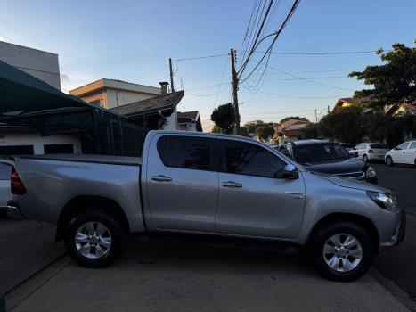 TOYOTA Hilux Caminhonete 2.7 16V 4P SRV FLEX CABINE DUPLA AUTOMTICO, Foto 12