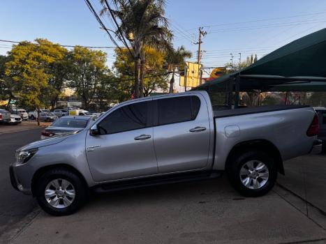 TOYOTA Hilux Caminhonete 2.7 16V 4P SRV FLEX CABINE DUPLA AUTOMTICO, Foto 14