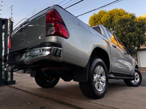 TOYOTA Hilux Caminhonete 2.7 16V 4P SRV FLEX CABINE DUPLA AUTOMTICO, Foto 23