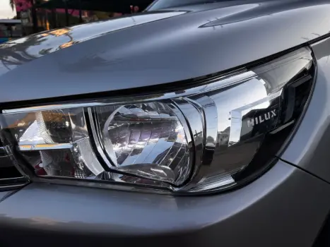 TOYOTA Hilux Caminhonete 2.7 16V 4P SRV FLEX CABINE DUPLA AUTOMTICO, Foto 28