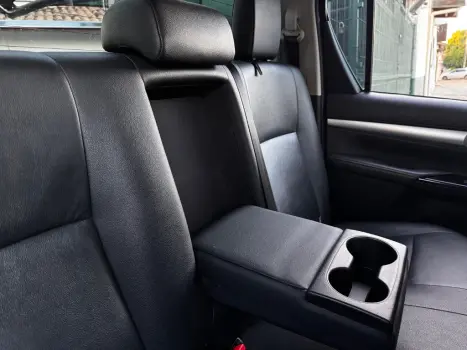 TOYOTA Hilux Caminhonete 2.7 16V 4P SRV FLEX CABINE DUPLA AUTOMTICO, Foto 31