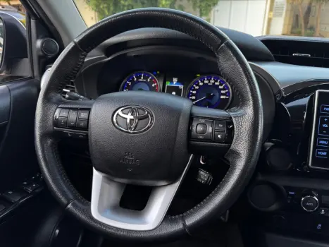 TOYOTA Hilux Caminhonete 2.7 16V 4P SRV FLEX CABINE DUPLA AUTOMTICO, Foto 36