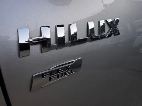 TOYOTA Hilux Caminhonete 2.7 16V 4P SRV FLEX CABINE DUPLA AUTOMTICO, Foto 47