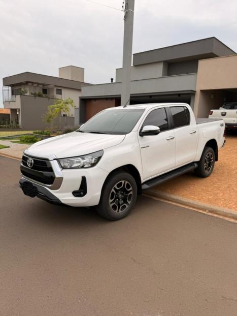 TOYOTA Hilux Caminhonete 2.8 16V SRV 4X4 DIESEL CABINE DUPLA AUTOMTICO, Foto 2