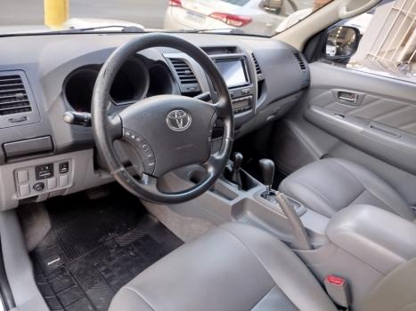 TOYOTA Hilux Caminhonete 3.0 4P 4X4 SRV TURBO DIESEL CABINE DUPLA AUTOMTICO, Foto 12