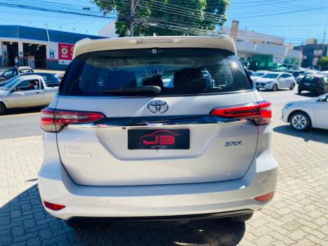 TOYOTA Hilux Caminhonete , Foto 4