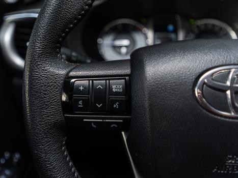 TOYOTA Hilux Caminhonete 2.8 16V SRX 4X4 TURBO DIESEL CABINE DUPLA AUTOMTICO, Foto 14