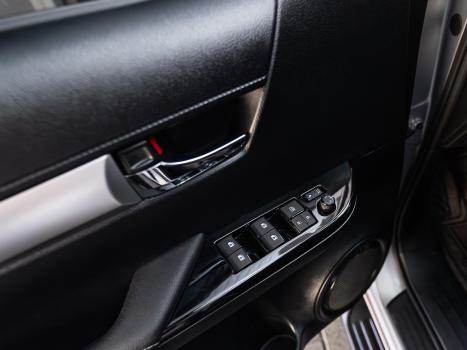 TOYOTA Hilux Caminhonete 2.8 16V SRV 4X4 DIESEL CABINE DUPLA AUTOM�TICO, Foto 25