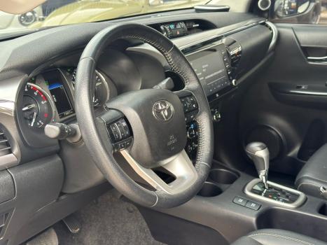 TOYOTA Hilux Caminhonete 2.8 16V SRX 4X4 TURBO DIESEL CABINE DUPLA AUTOMTICO, Foto 8