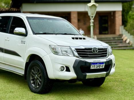 TOYOTA Hilux Caminhonete 3.0 4P 4X4 SRV TURBO DIESEL CABINE DUPLA LIMITED EDITION AUTOM�TICO, Foto 2