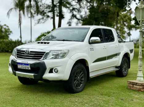 TOYOTA Hilux Caminhonete 3.0 4P 4X4 SRV TURBO DIESEL CABINE DUPLA LIMITED EDITION AUTOM�TICO, Foto 3