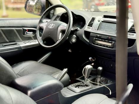TOYOTA Hilux Caminhonete 3.0 4P 4X4 SRV TURBO DIESEL CABINE DUPLA LIMITED EDITION AUTOM�TICO, Foto 9