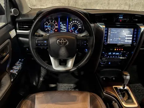TOYOTA Hilux Caminhonete , Foto 14